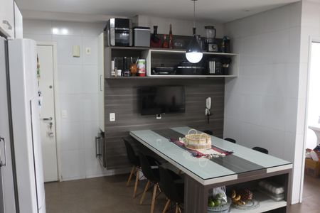 Apartamento à venda com 144m², 3 quartos e 2 vagasCozinha