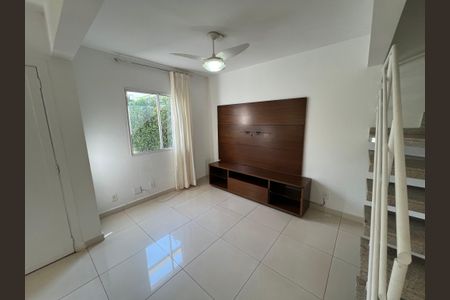 Sala de casa de condomínio para alugar com 3 quartos, 110m² em Bairro Guaporé, Ribeirão Preto