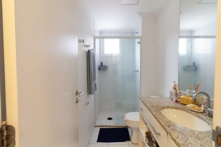 Apartamento à venda com 82m², 3 quartos e 2 vagasBanheiro da Suíte