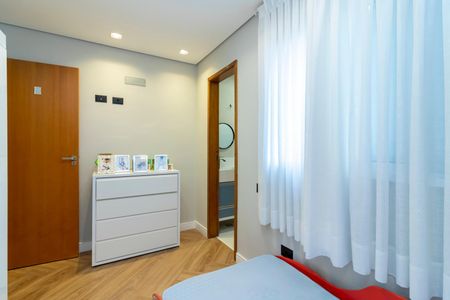 Casa à venda com 180m², 3 quartos e 3 vagasSuíte 2