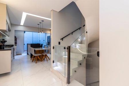 Casa à venda com 180m², 3 quartos e 3 vagasCorredor do Térreo