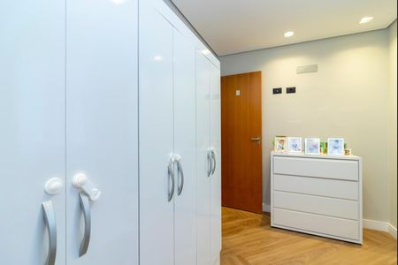 Casa à venda com 180m², 3 quartos e 3 vagasSuíte 2