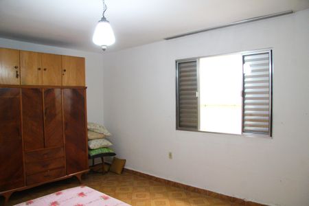 Casa para alugar com 120m², 2 quartos e 2 vagasQuarto 01