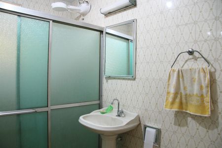 Casa para alugar com 120m², 2 quartos e 2 vagasBanheiro Social