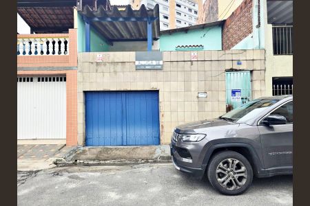 Casa para alugar com 120m², 2 quartos e 2 vagas Casa para alugar com 120m², 2 quartos e 2 vagasFachada