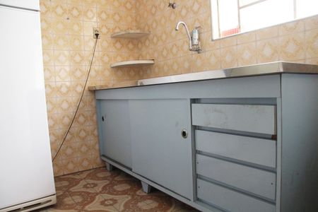 Casa para alugar com 120m², 2 quartos e 2 vagasCozinha 