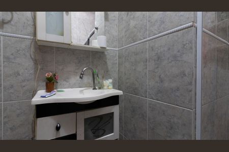 Casa à venda com 118m², 2 quartos e 2 vagas Casa à venda com 118m², 2 quartos e 2 vagasBanheiro Social