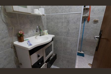 Casa à venda com 118m², 2 quartos e 2 vagas Casa à venda com 118m², 2 quartos e 2 vagasBanheiro Social