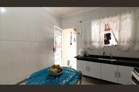 Casa à venda com 118m², 2 quartos e 2 vagas Casa à venda com 118m², 2 quartos e 2 vagasCozinha