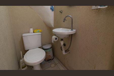 Casa à venda com 118m², 2 quartos e 2 vagas Casa à venda com 118m², 2 quartos e 2 vagasLavabo