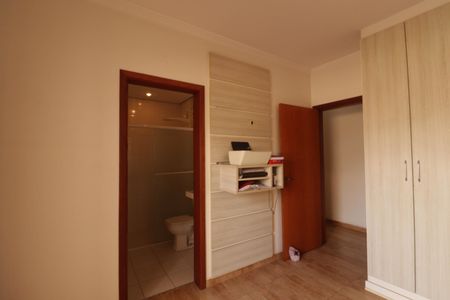 Casa à venda com 210m², 3 quartos e 2 vagas Casa à venda com 210m², 3 quartos e 2 vagasSuíte 1