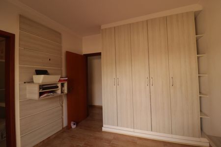 Casa à venda com 210m², 3 quartos e 2 vagas Casa à venda com 210m², 3 quartos e 2 vagasSuíte 1