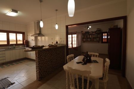 Casa à venda com 210m², 3 quartos e 2 vagas Casa à venda com 210m², 3 quartos e 2 vagasCozinha