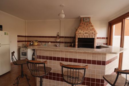 Casa à venda com 210m², 3 quartos e 2 vagas Casa à venda com 210m², 3 quartos e 2 vagasÁrea comum - Churrasqueira