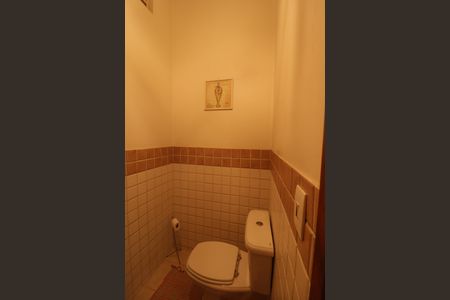 Casa à venda com 210m², 3 quartos e 2 vagas Casa à venda com 210m², 3 quartos e 2 vagasLavabo