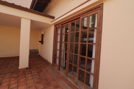 Casa à venda com 210m², 3 quartos e 2 vagas Casa à venda com 210m², 3 quartos e 2 vagasGaragem