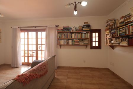 Casa à venda com 210m², 3 quartos e 2 vagas Casa à venda com 210m², 3 quartos e 2 vagasSala