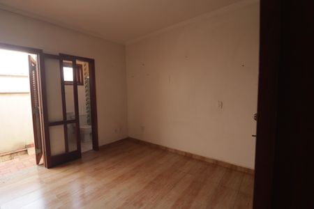 Casa à venda com 210m², 3 quartos e 2 vagas Casa à venda com 210m², 3 quartos e 2 vagasSuíte 3