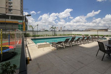 Apartamento à venda com 27m², 1 quarto e sem vaga Apartamento à venda com 27m², 1 quarto e sem vagaÁrea comum - Piscina