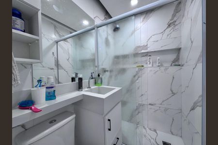 Apartamento à venda com 72m², 2 quartos e 1 vagaBanheiro Social