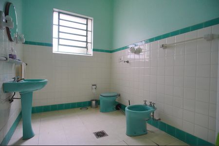 Casa à venda com 380m², 5 quartos e 5 vagasBanheiro 1