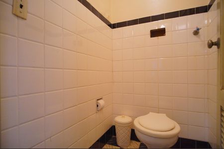 Casa à venda com 380m², 5 quartos e 5 vagasLavabo