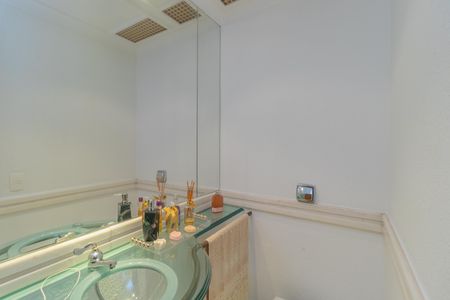 Apartamento à venda com 161m², 4 quartos e 4 vagasLavabo