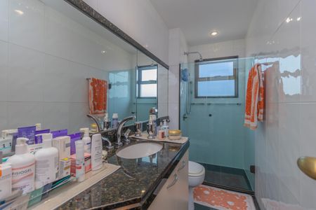 Apartamento à venda com 161m², 4 quartos e 4 vagasBanheiro Social