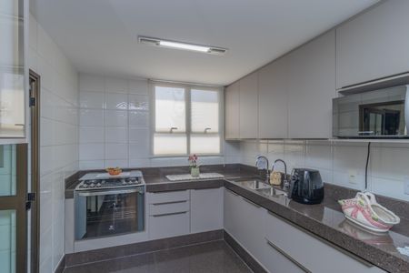 Apartamento à venda com 161m², 4 quartos e 4 vagasCozinha