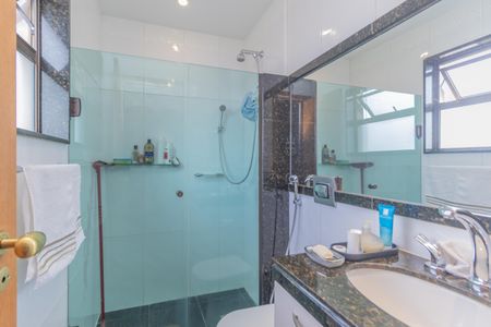 Apartamento à venda com 161m², 4 quartos e 4 vagasBanheiro da Suíte 1