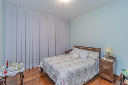 Apartamento à venda com 161m², 4 quartos e 4 vagasSuíte 2