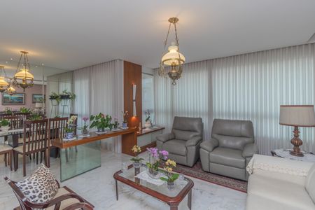 Apartamento à venda com 161m², 4 quartos e 4 vagasSala