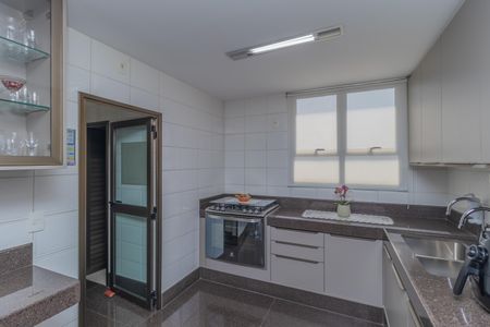 Apartamento à venda com 161m², 4 quartos e 4 vagasCozinha