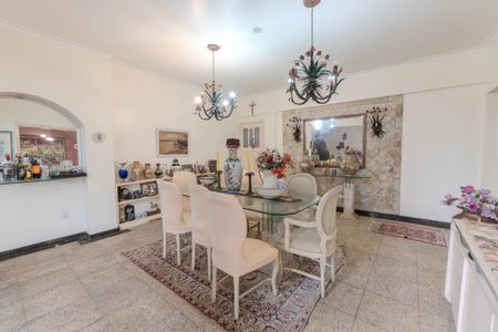 Apartamento à venda com 131m², 2 quartos e sem vaga Apartamento à venda com 131m², 2 quartos e sem vagaSala