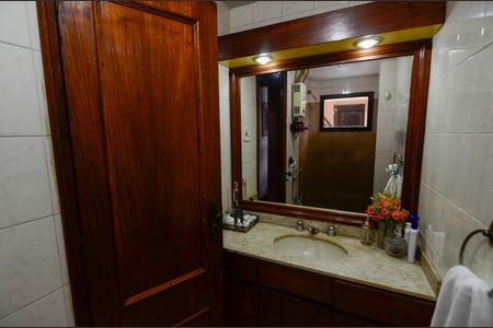 Apartamento à venda com 273m², 4 quartos e 1 vagaBanheiro da Suíte 2