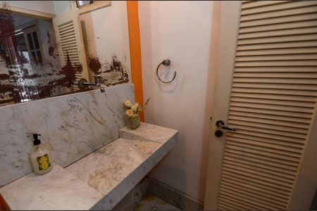 Apartamento à venda com 273m², 4 quartos e 1 vagaBanheiro 2