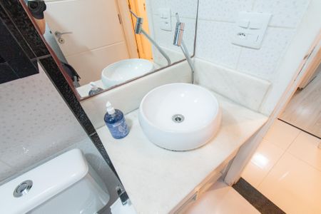 Apartamento à venda com 65m², 3 quartos e 1 vaga Apartamento à venda com 65m², 3 quartos e 1 vagaBanheiro