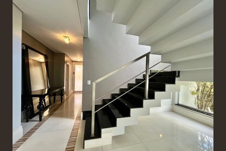 Escada de casa de condomínio à venda com 5 quartos, 435m² em Residencial Parque das Araucárias, Campinas