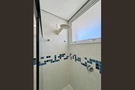 Casa de condomínio à venda com 435m², 5 quartos e 6 vagasBanheiro da Suíte 4