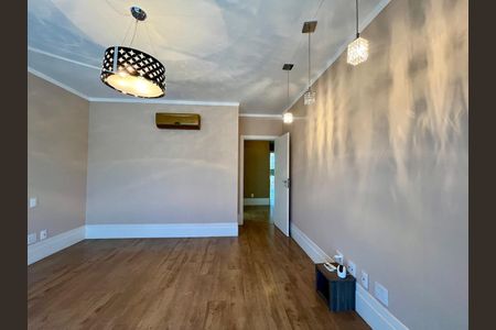 Casa de condomínio à venda com 435m², 5 quartos e 6 vagasSuíte 1