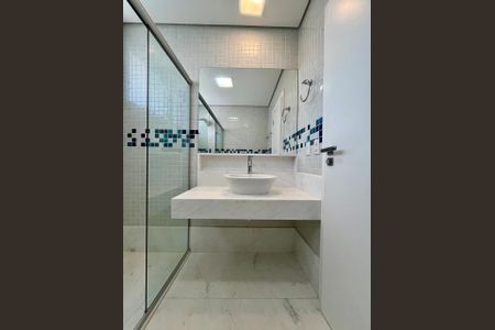 Casa de condomínio à venda com 435m², 5 quartos e 6 vagasBanheiro da Suíte 4