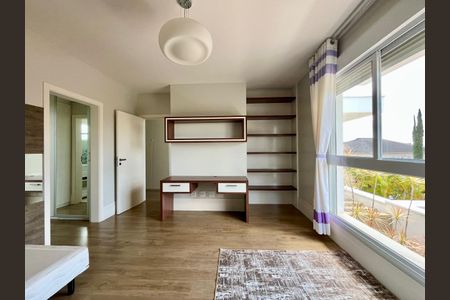 Casa de condomínio à venda com 435m², 5 quartos e 6 vagasSuíte 3