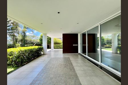 Casa de condomínio à venda com 435m², 5 quartos e 6 vagasÁrea externa