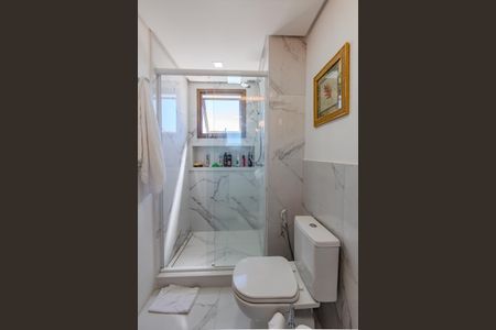 Apartamento à venda com 101m², 3 quartos e 2 vagas Apartamento à venda com 101m², 3 quartos e 2 vagasBanheiro da Suíte