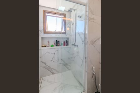 Apartamento à venda com 101m², 3 quartos e 2 vagas Apartamento à venda com 101m², 3 quartos e 2 vagasBanheiro da Suíte