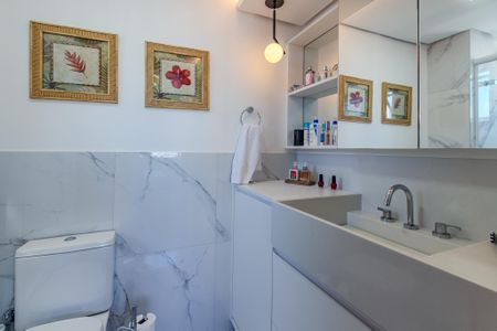 Apartamento à venda com 101m², 3 quartos e 2 vagas Apartamento à venda com 101m², 3 quartos e 2 vagasBanheiro da Suíte