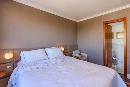 Apartamento à venda com 101m², 3 quartos e 2 vagas Apartamento à venda com 101m², 3 quartos e 2 vagasSuíte