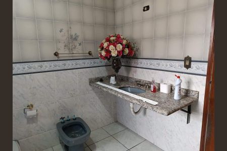 Casa à venda com 251m², 5 quartos e 3 vagas