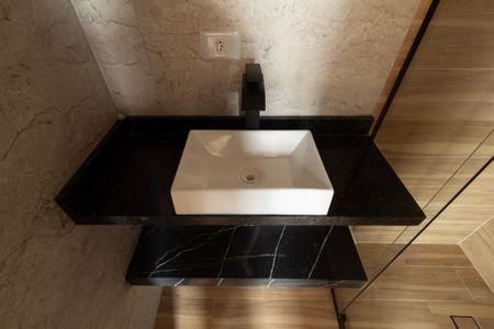 Banheiro  de kitnet/studio para alugar com 1 quarto, 28m² em Vila Carvalho, Sorocaba