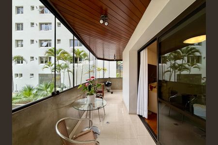 Sacada de apartamento à venda com 4 quartos, 224m² em Campo Belo, São Paulo